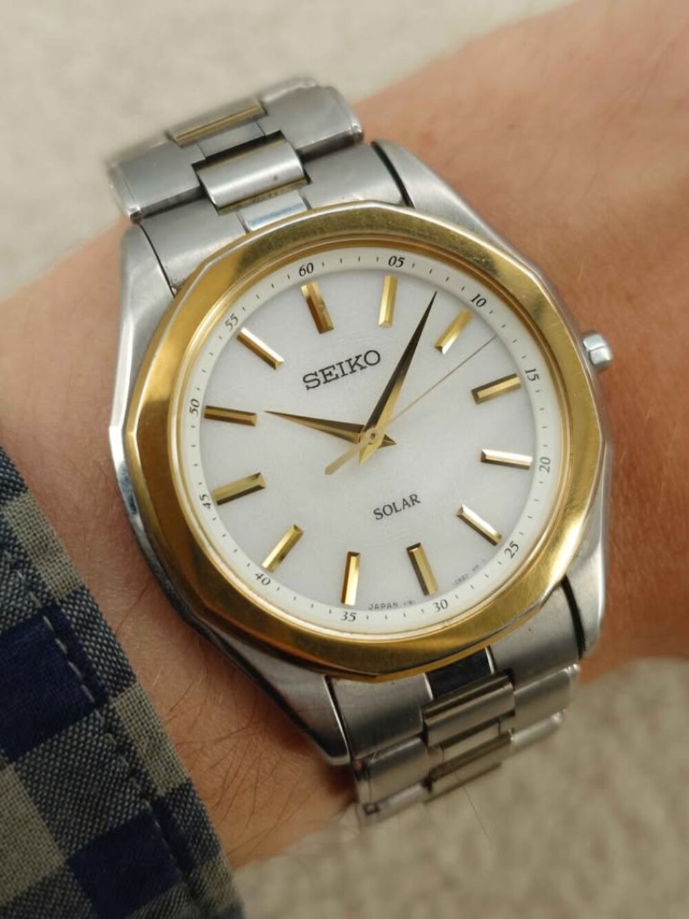 Seiko Solar Men's Watch V181-0BG0 Two-Tone Ultra Slim JDM Japan 37mm Working
